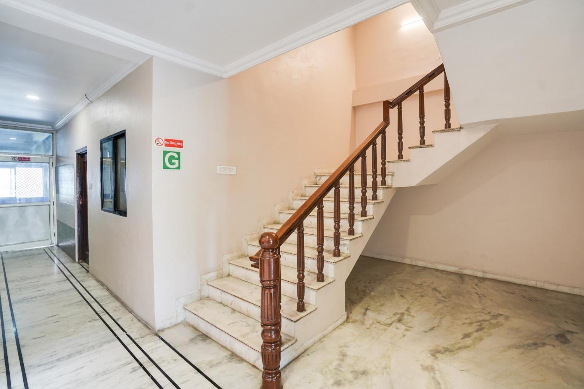 Super Hotel O Pithampur Formerly Ganga Residency Akolia Extérieur photo