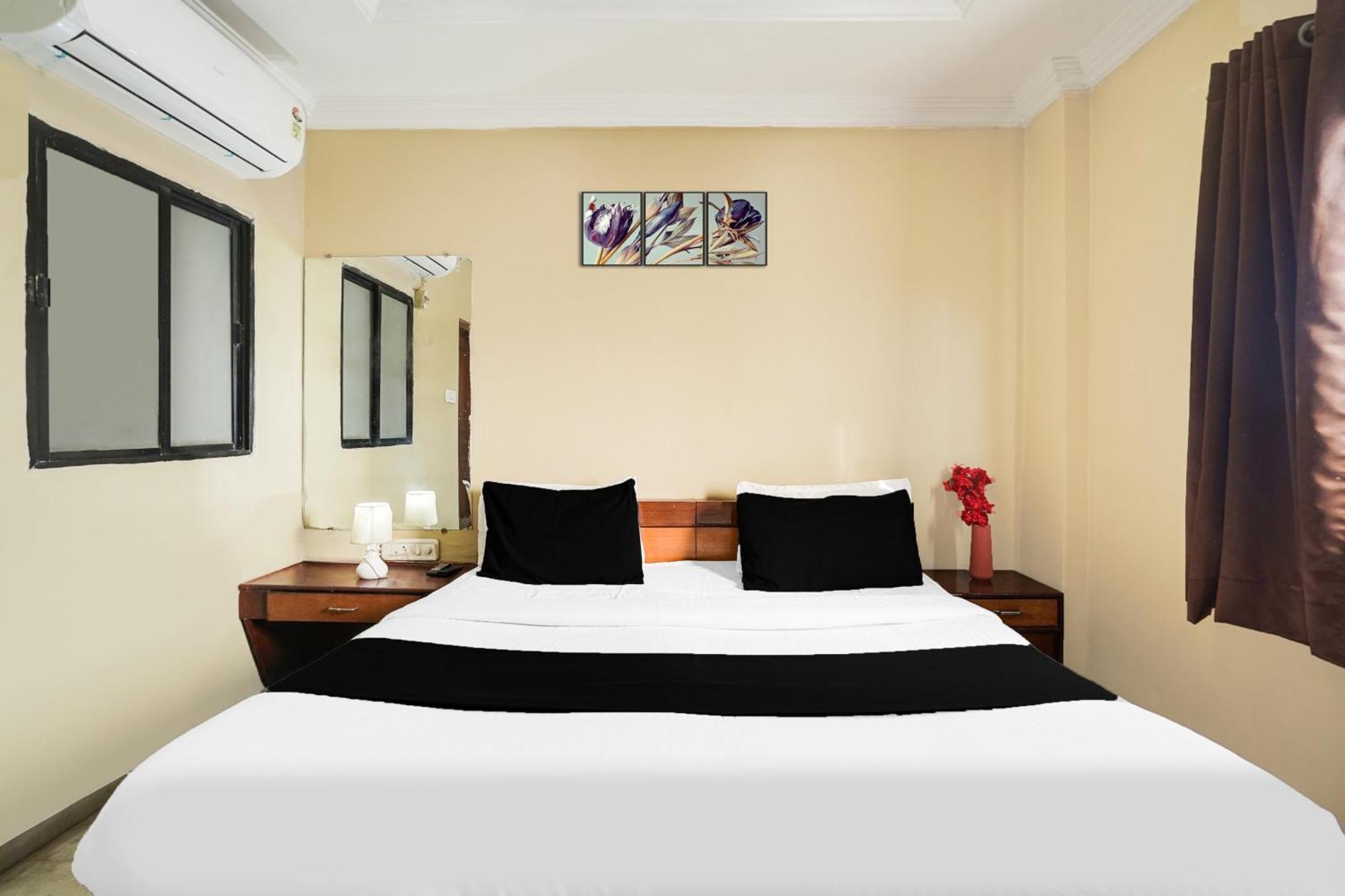 Super Hotel O Pithampur Formerly Ganga Residency Akolia Extérieur photo