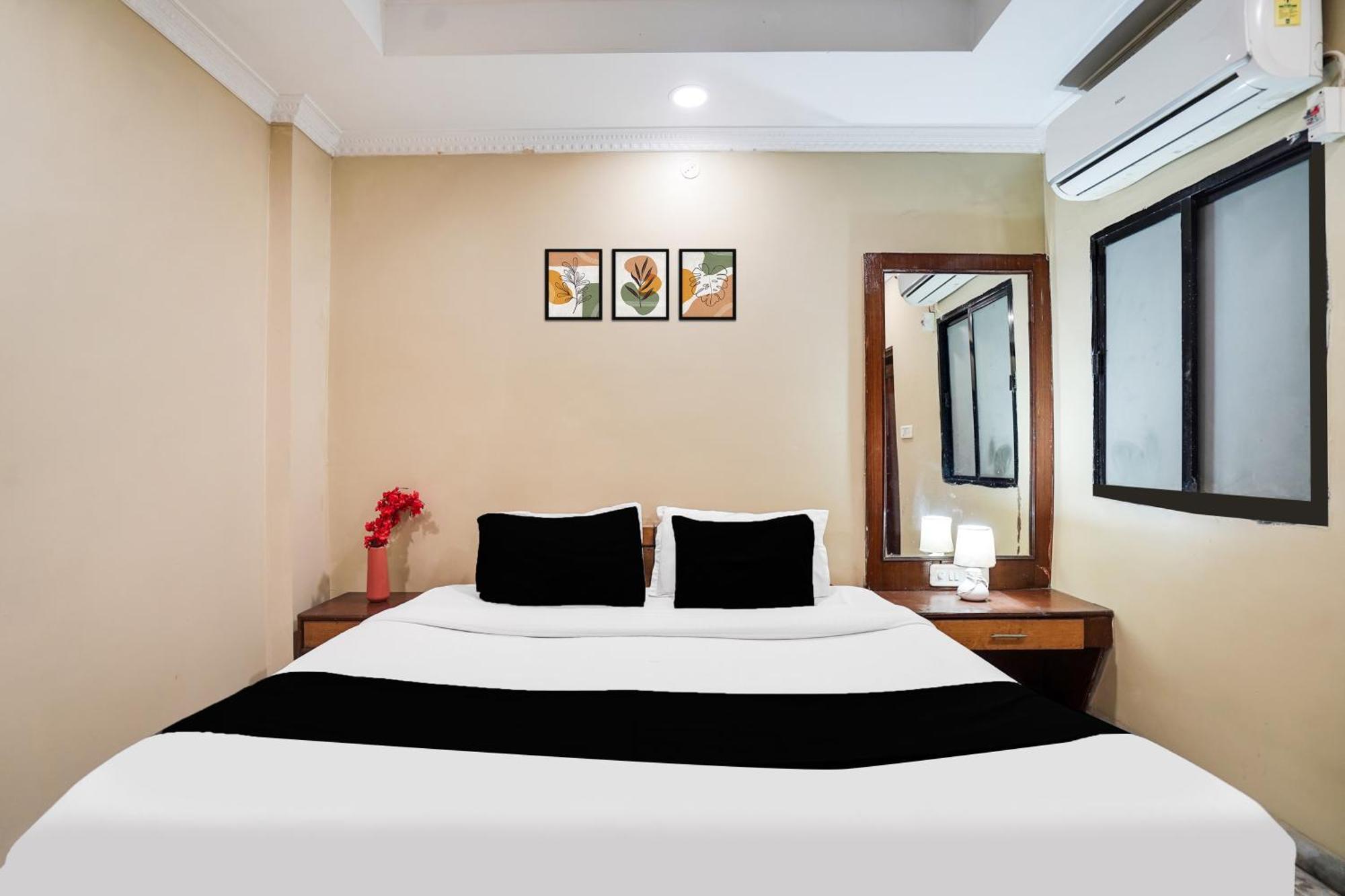 Super Hotel O Pithampur Formerly Ganga Residency Akolia Extérieur photo