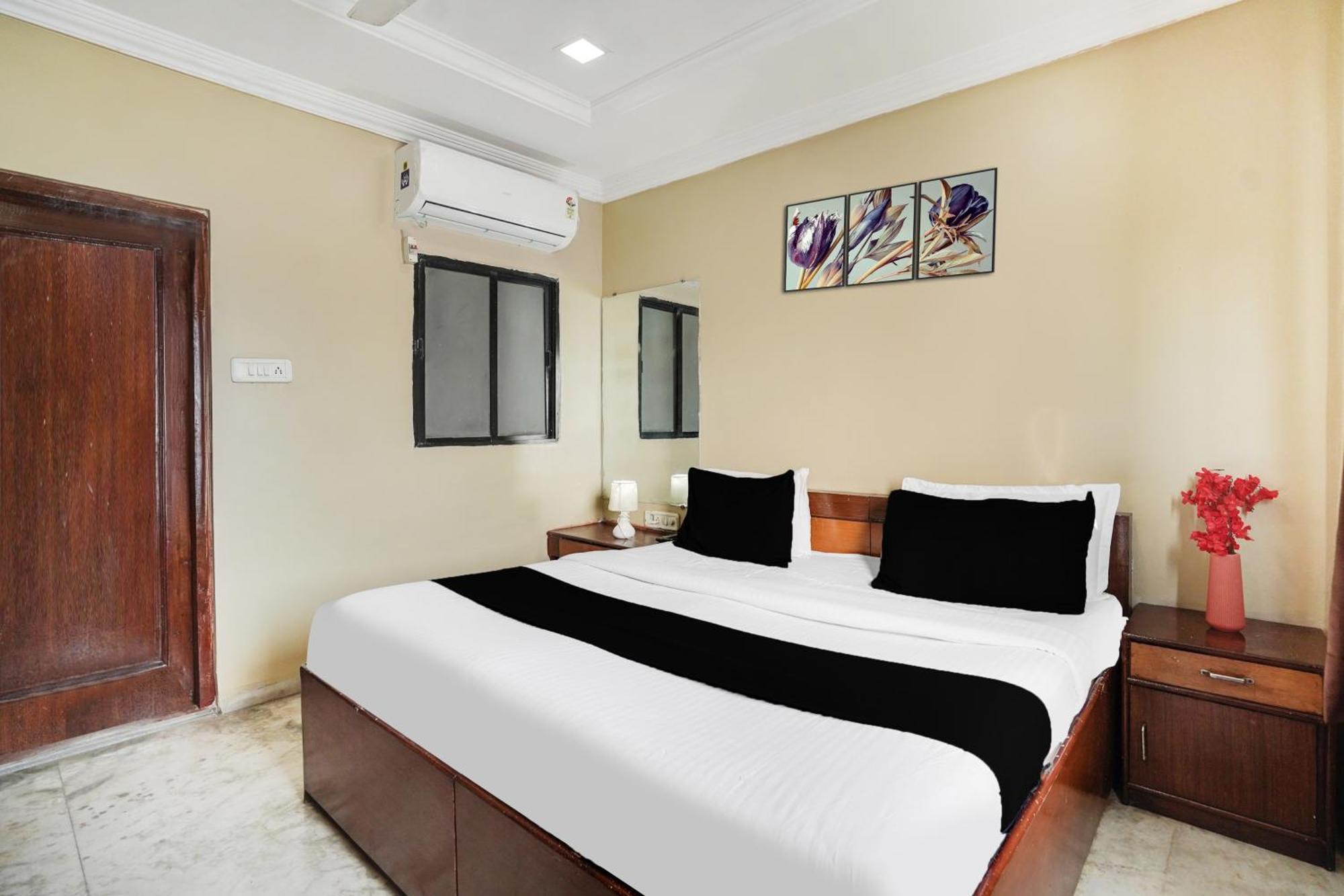 Super Hotel O Pithampur Formerly Ganga Residency Akolia Extérieur photo