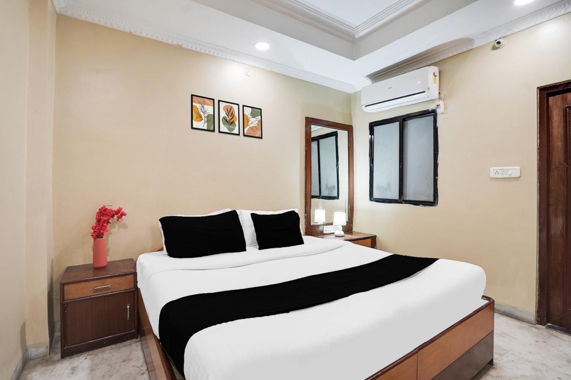 Super Hotel O Pithampur Formerly Ganga Residency Akolia Extérieur photo